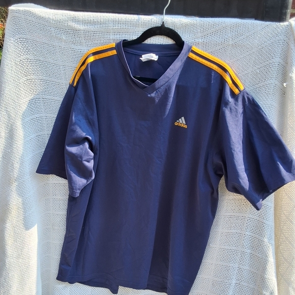 Adidas V neck tee‎ XL - Picture 3 of 5